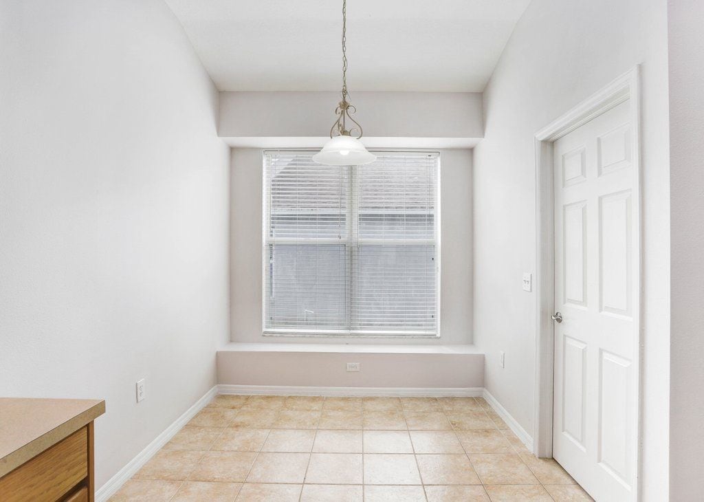 Building Photo - 15451 Martinmeadow Dr