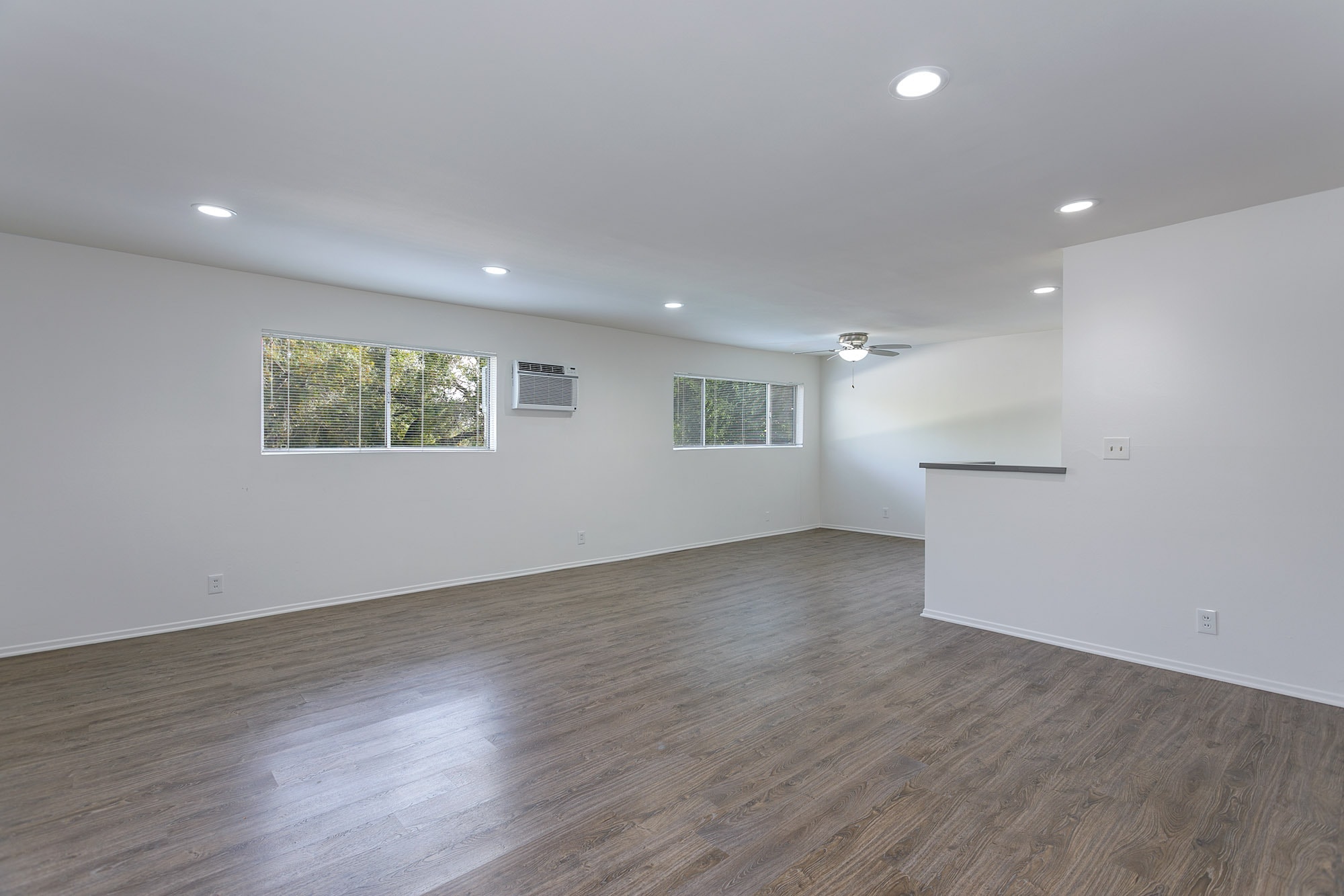 Building Photo - 660 W Sierra Madre Blvd