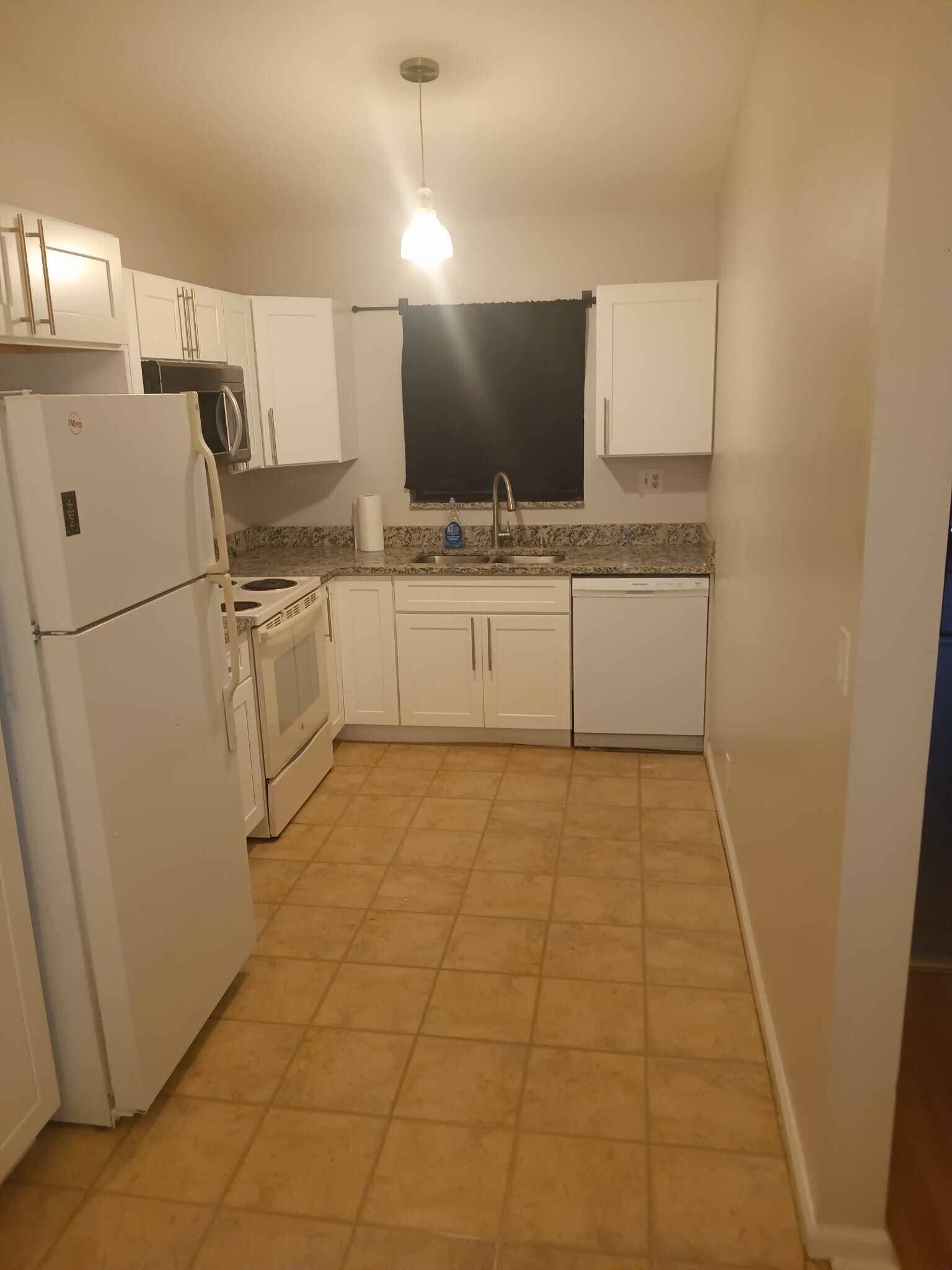 Kitchen - 2900 Olivewood Terrace