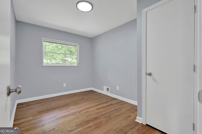 Building Photo - 2315 Shancey Ln