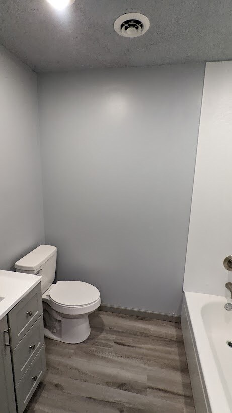 Building Photo - 402 Hickory St