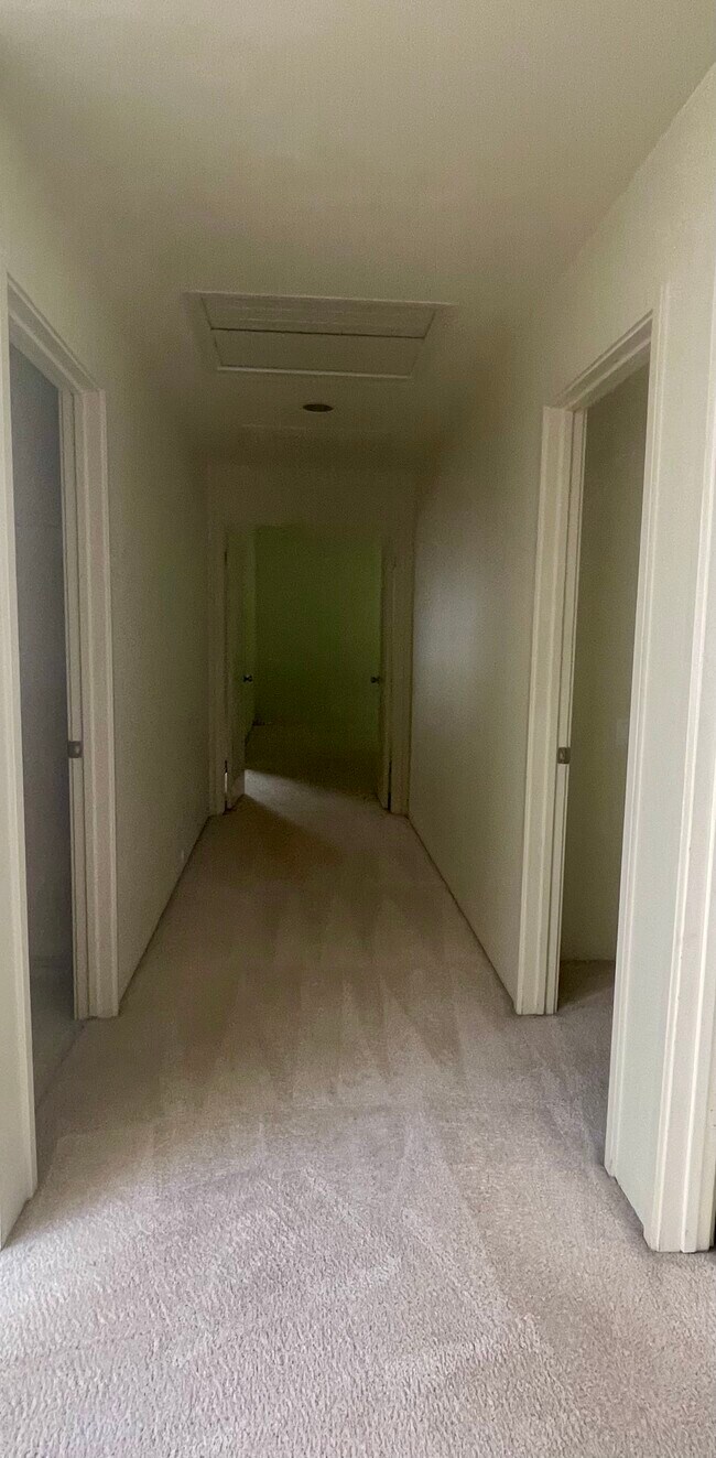 Building Photo - 1915 Discovery Village Ln