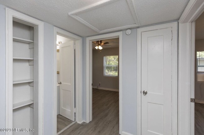 Building Photo - 2513 Spirea St