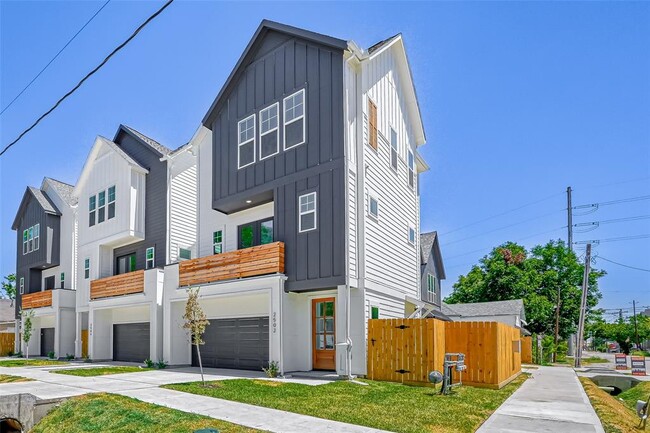 Building Photo - 2502 Gano St