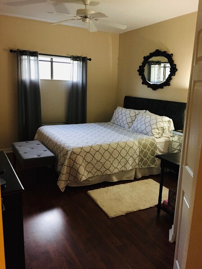 Building Photo - 3022 Alcazar Pl