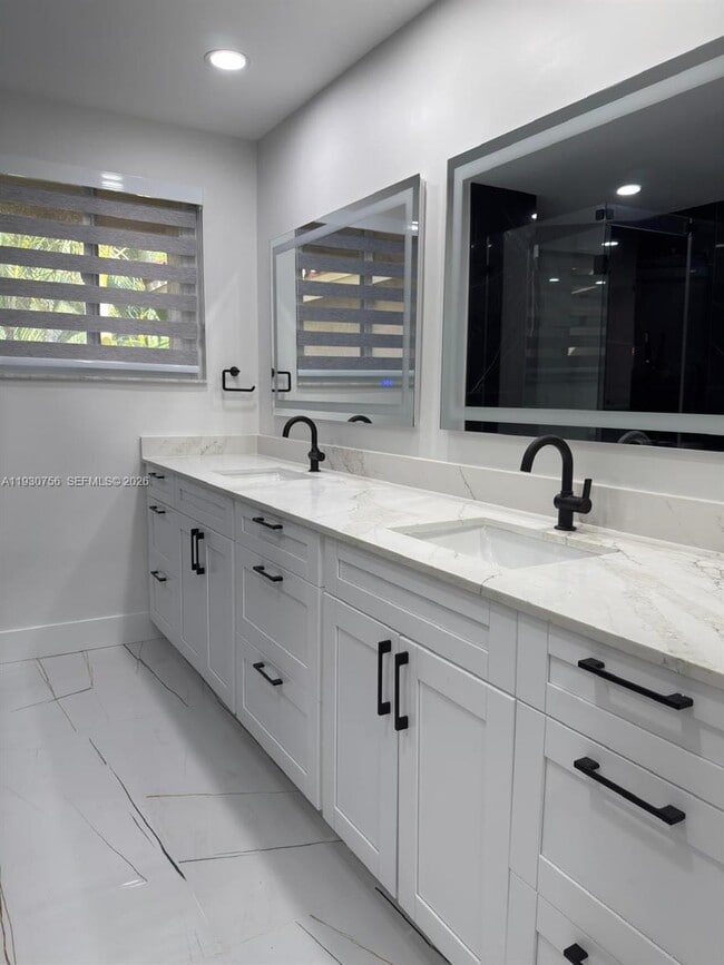 Building Photo - 12618 NW 56th Dr