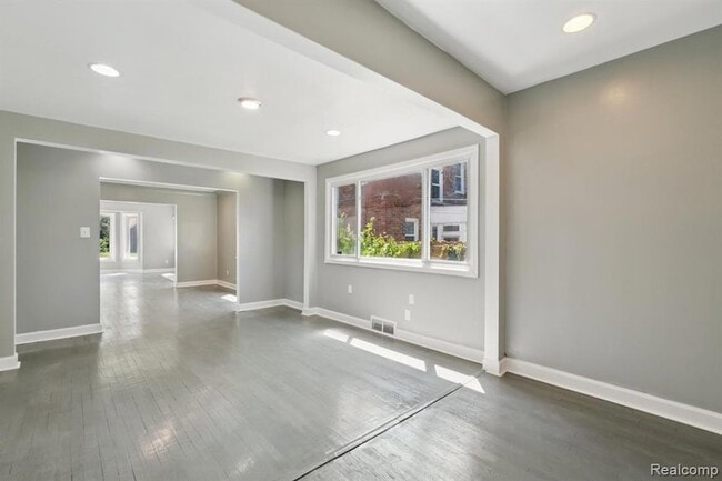 Building Photo - 19211 Birwood St