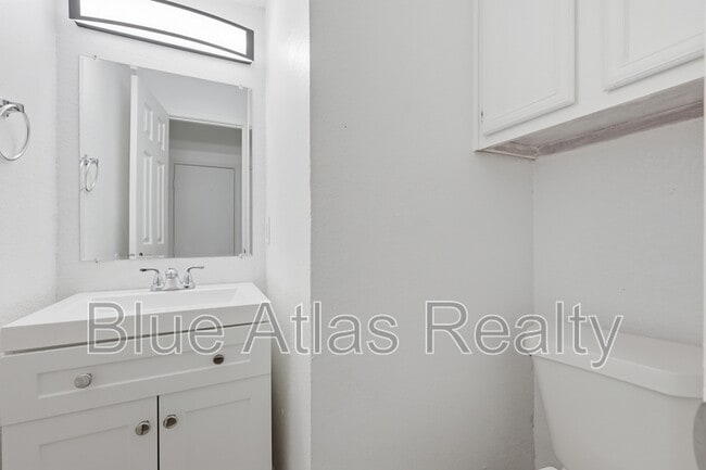 Building Photo - 2713 Wimbledon Ct