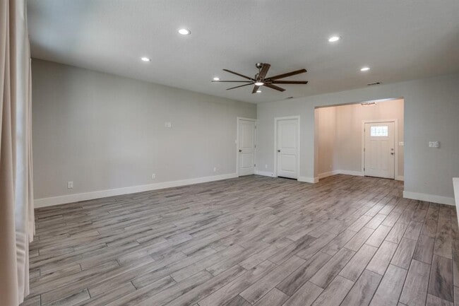 Building Photo - 1848 Tanglewood Trail