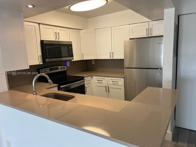 Building Photo - 8101 Crespi Blvd