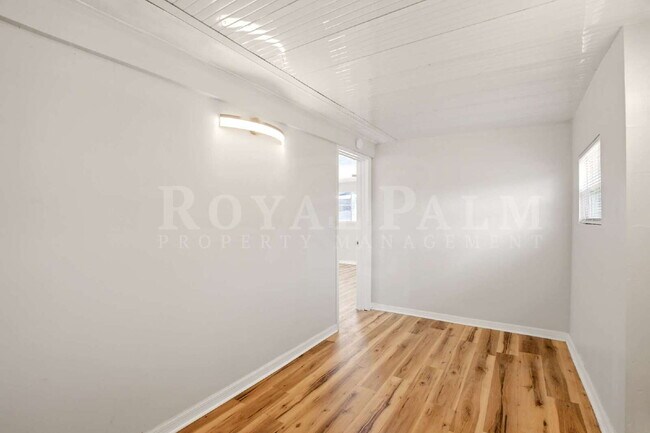 Building Photo - North Fort Myers has 99 Problems but this 1/1 Isn't It!