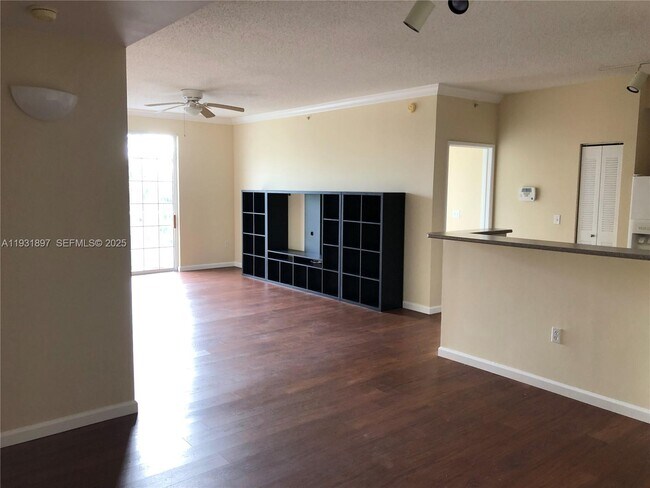 Building Photo - 1900 Van Buren St