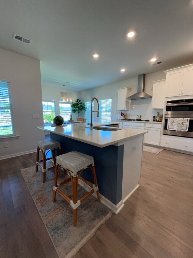 Building Photo - 116 Cotton Blossom Wy
