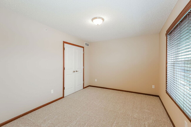 Building Photo - 15640 60th Ave N