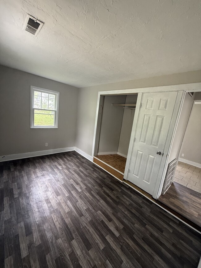 Building Photo - 3411 Burton Pl