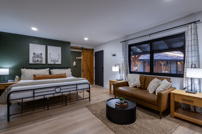 Building Photo - 1078 E White Mountain Blvd