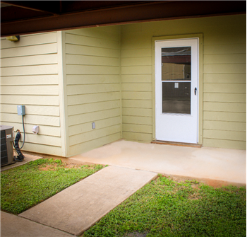 Building Photo - 208 Garden Dr
