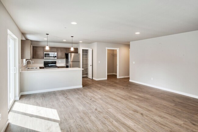Building Photo - Newly Built 4bd 2.5ba in LSSD