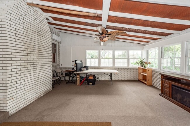 Building Photo - 6 Bedroom, 2.5 Bath House in Drayton on th...