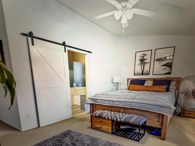 Building Photo - 2913 E Runaway Bay Pl