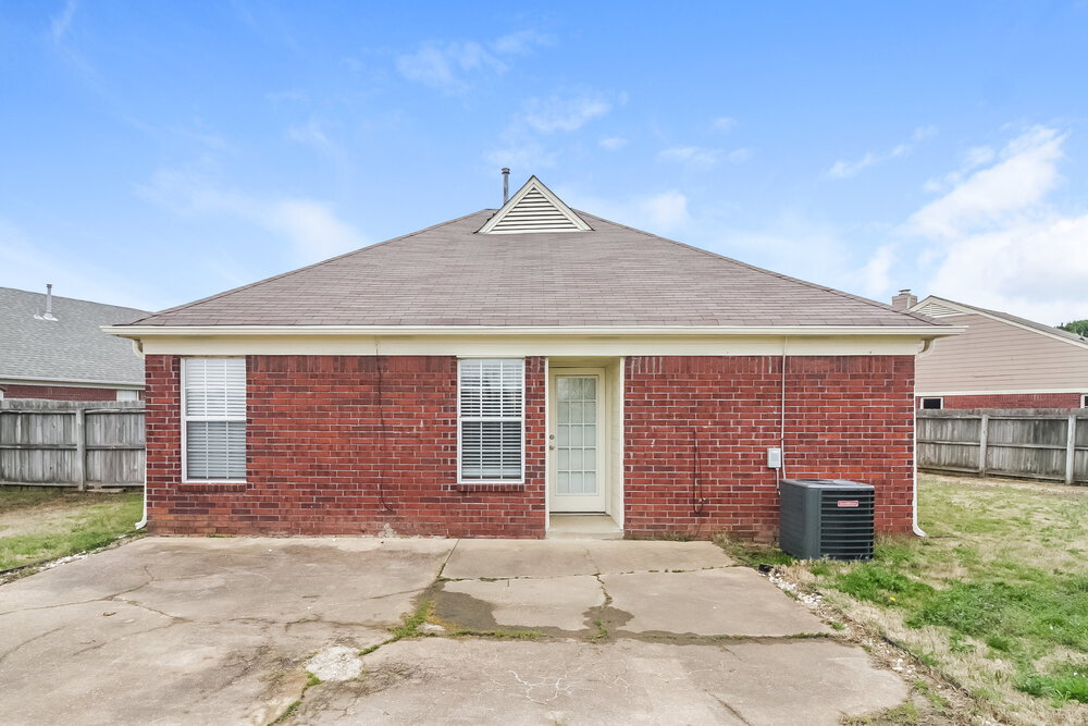 Building Photo - 5397 Kayla Dr