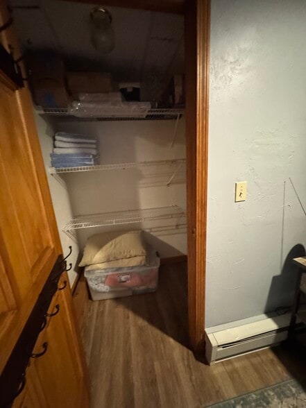 Closet to left of entrance - 421 Oakhill Ave