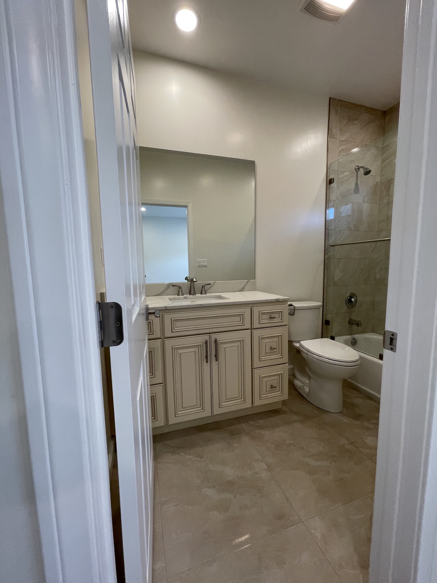 Building Photo - 912 S Bel Aire Dr