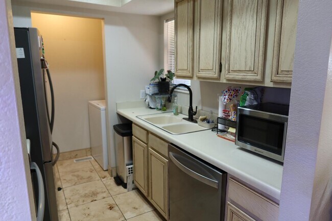 Building Photo - 6851 Countrywoods Cir