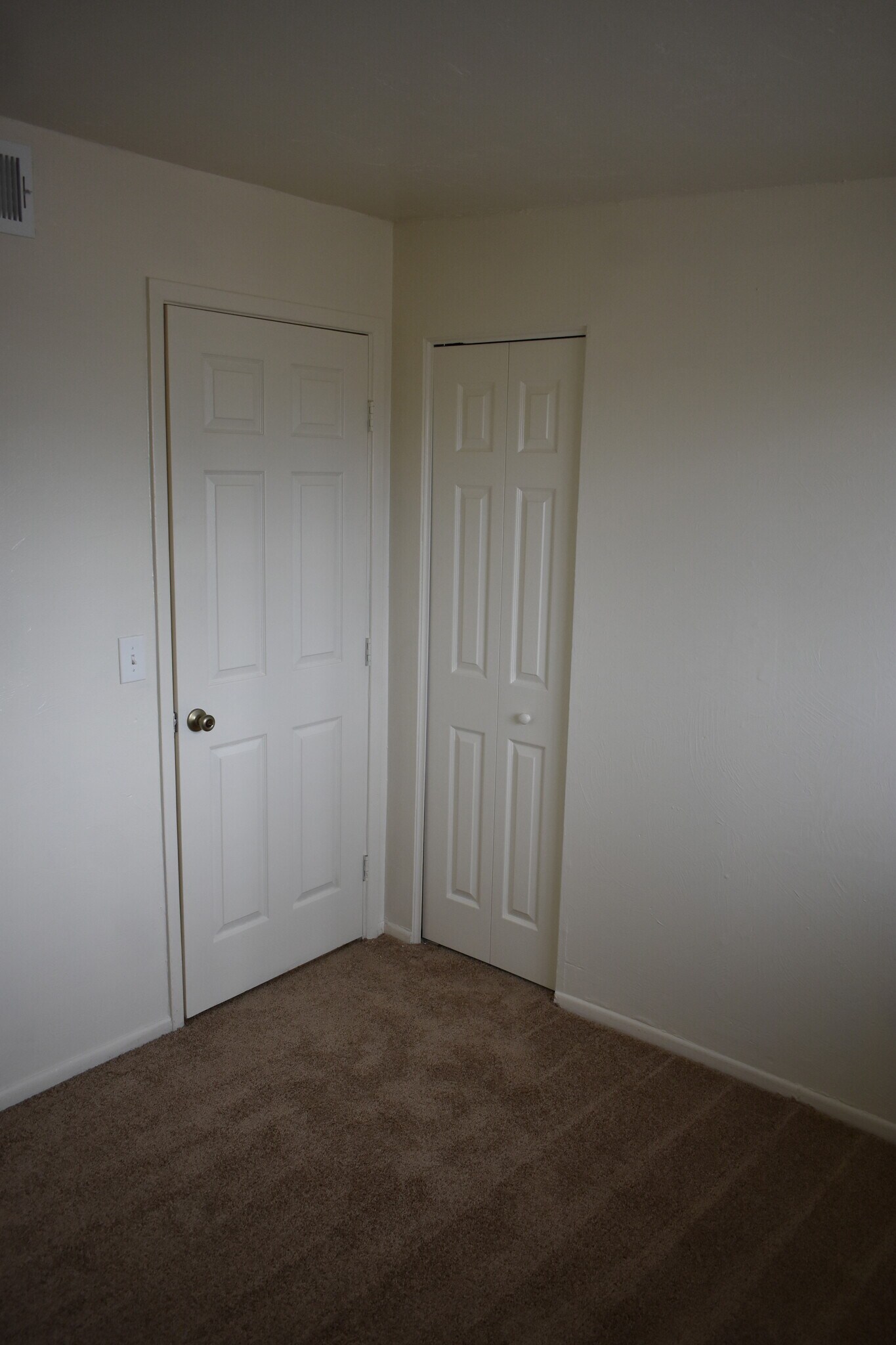 Building Photo - 3645 E 32nd St