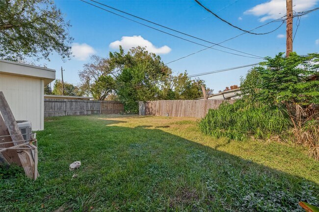 Building Photo - 6426 Mobud Dr