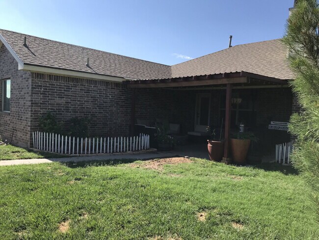 Building Photo - Beautiful Home in Cooper School District