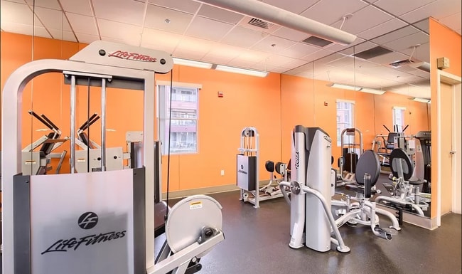 Building Photo - 15 E Agate Ave