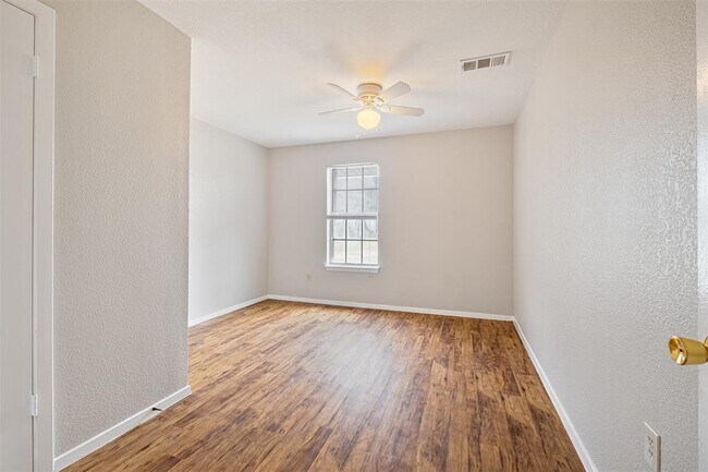 Building Photo - 6618 Cherrywood Ln