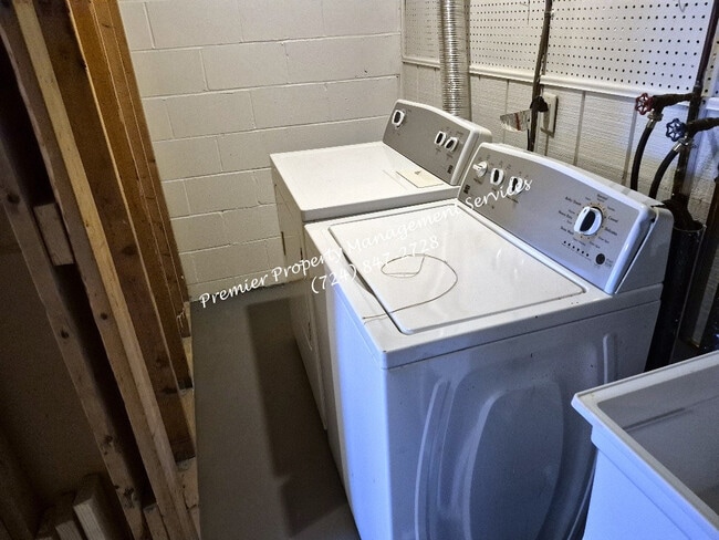 Building Photo - 7809 Lafayette Square