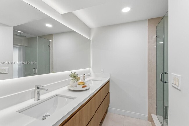 Building Photo - 2400 Brickell Ave