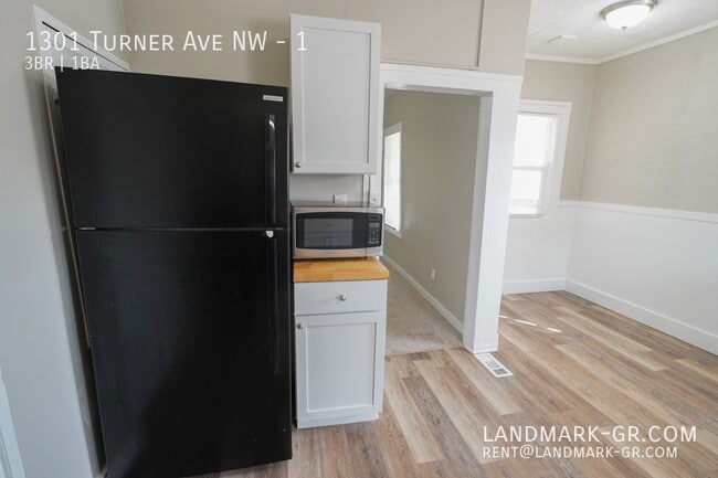 Building Photo - 1301 Turner Ave NW