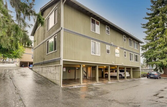 Building Photo - 717 Hawthorne St