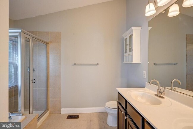 Building Photo - 4611 Kings Mill Way