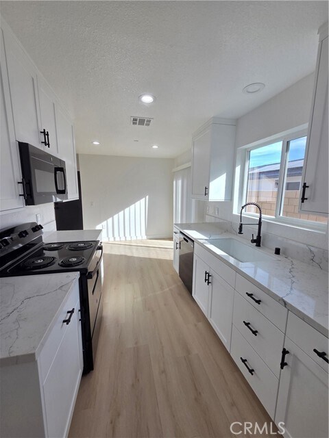 Building Photo - 34757 Ave H