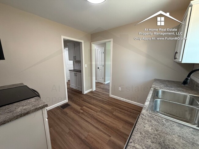 Building Photo - 1502 Forest Ave