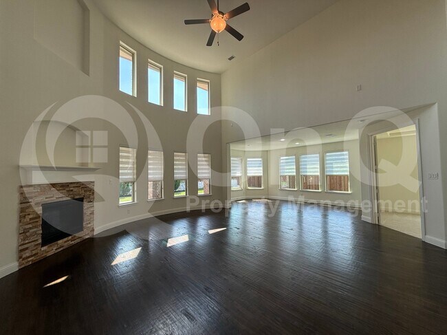 Building Photo - 1165 Clearwater Dr
