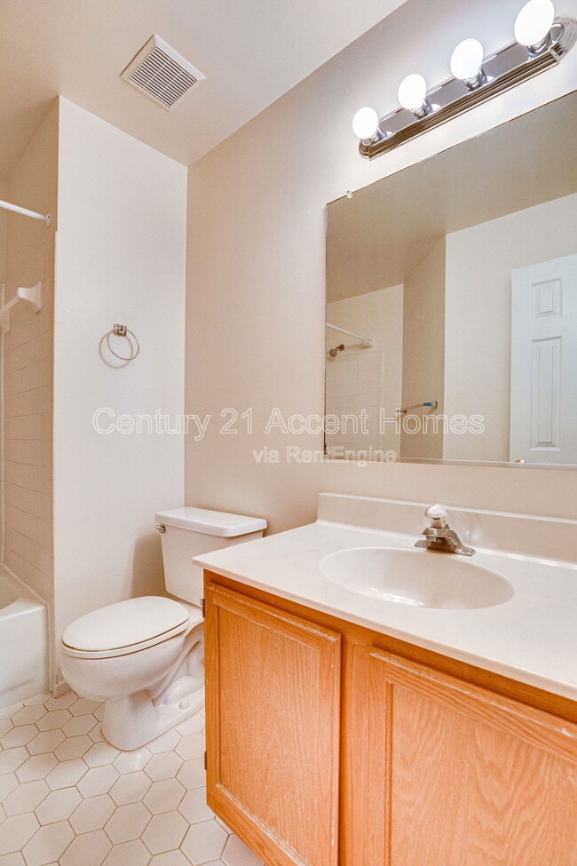 Building Photo - 6008 Keble Dr
