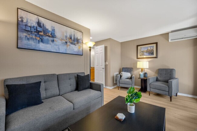 Building Photo - 931 N 35th St