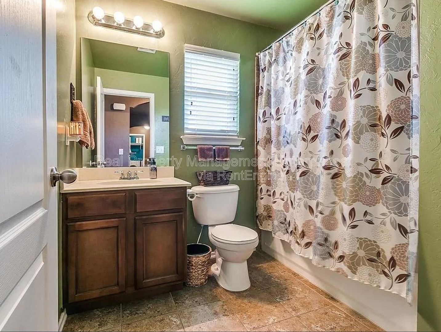 Building Photo - 532 W Shadow Ridge Way