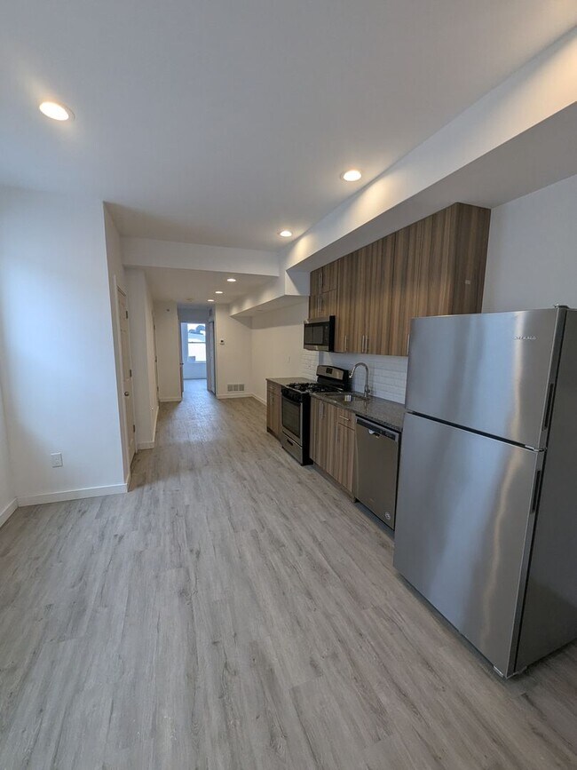 Building Photo - 6614 Rising Sun Ave