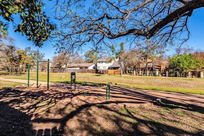 Building Photo - 11322 Bristle Oak Trail