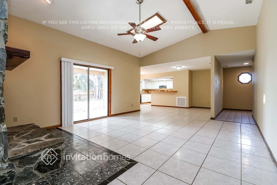 Building Photo - 10992 124th Ave N