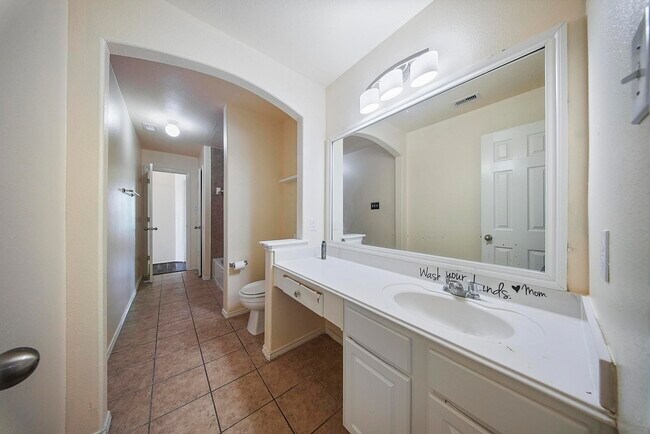 Building Photo - 5015 Bridgecrossing Ct