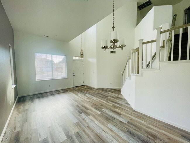 Building Photo - Stunning SOLAR Home with Heated Pool / Spa...
