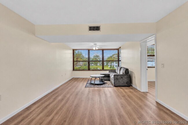 Building Photo - 3650 Whitehall Dr